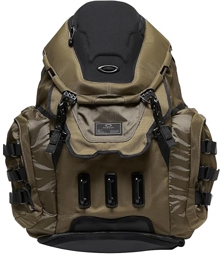 Amazon.com | Oakley Kitchen Sink Backpack (Black Multicam